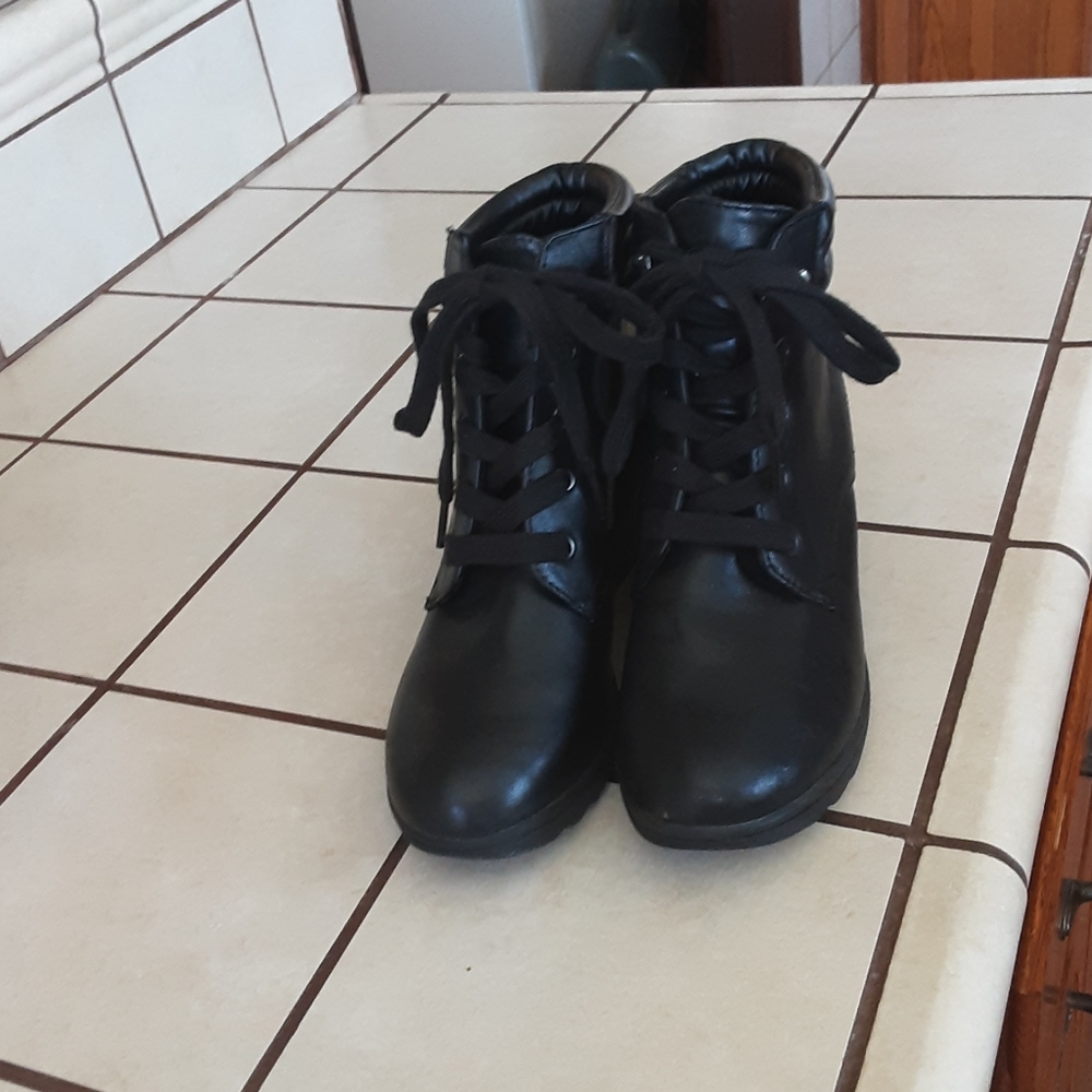 BONGO Black Boots
